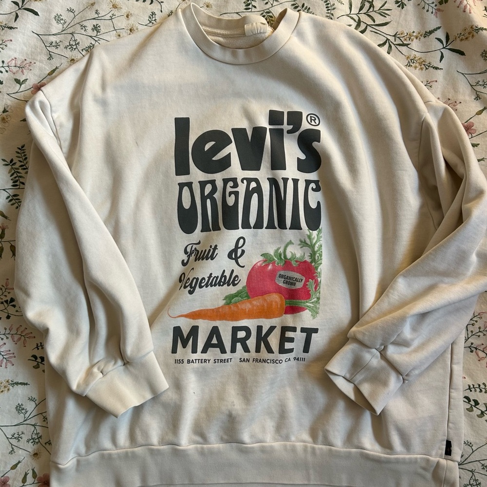Levi's Cream Crewneck Sweater with Vintage Graphic